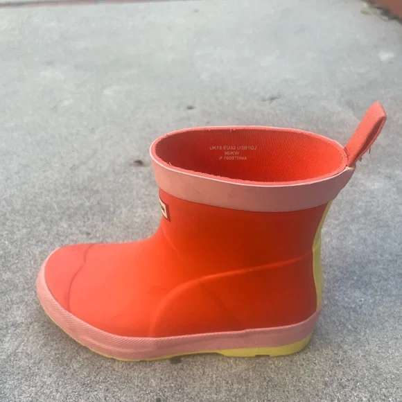Hunter Kids Boots in Orange and Pink - Picture 4 of 7
